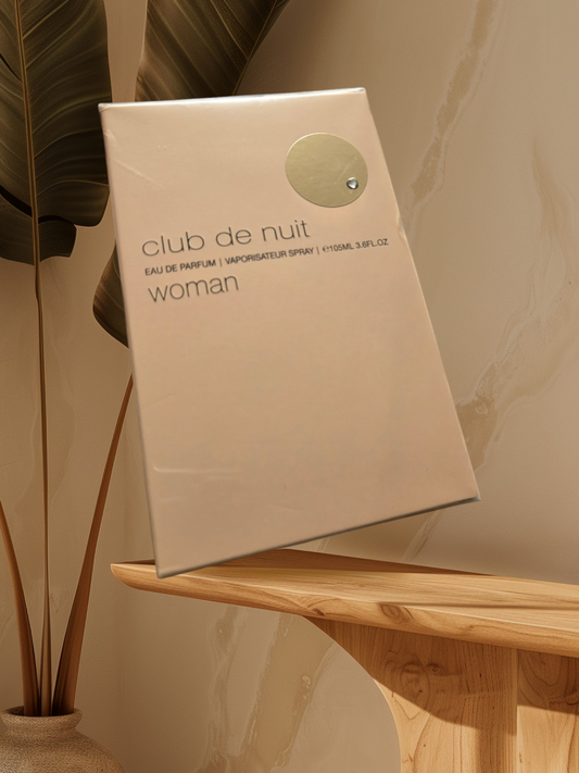 Club de Nuit Woman